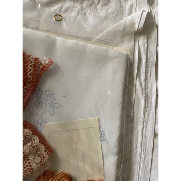 Victorian Rose Needlecraft Pillowcases Kit Complete Open Package - Picture 9 of 16